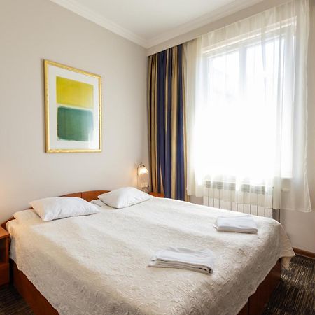 وارسو Noclegi Stadion Bed & Breakfast المظهر الخارجي الصورة